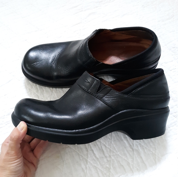ariat nursing shoes